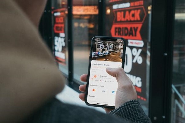 How to prepare your tour and activity business for Black Friday sales [9 effective strategies]